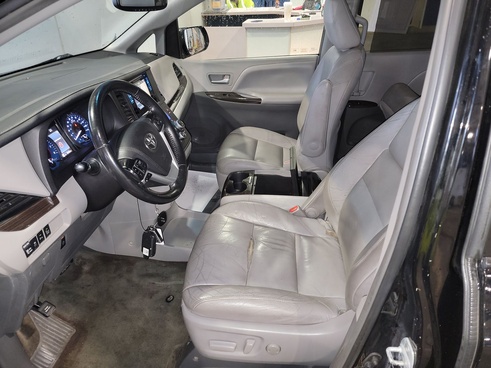 2016 Toyota Sienna XLE Premium FWD