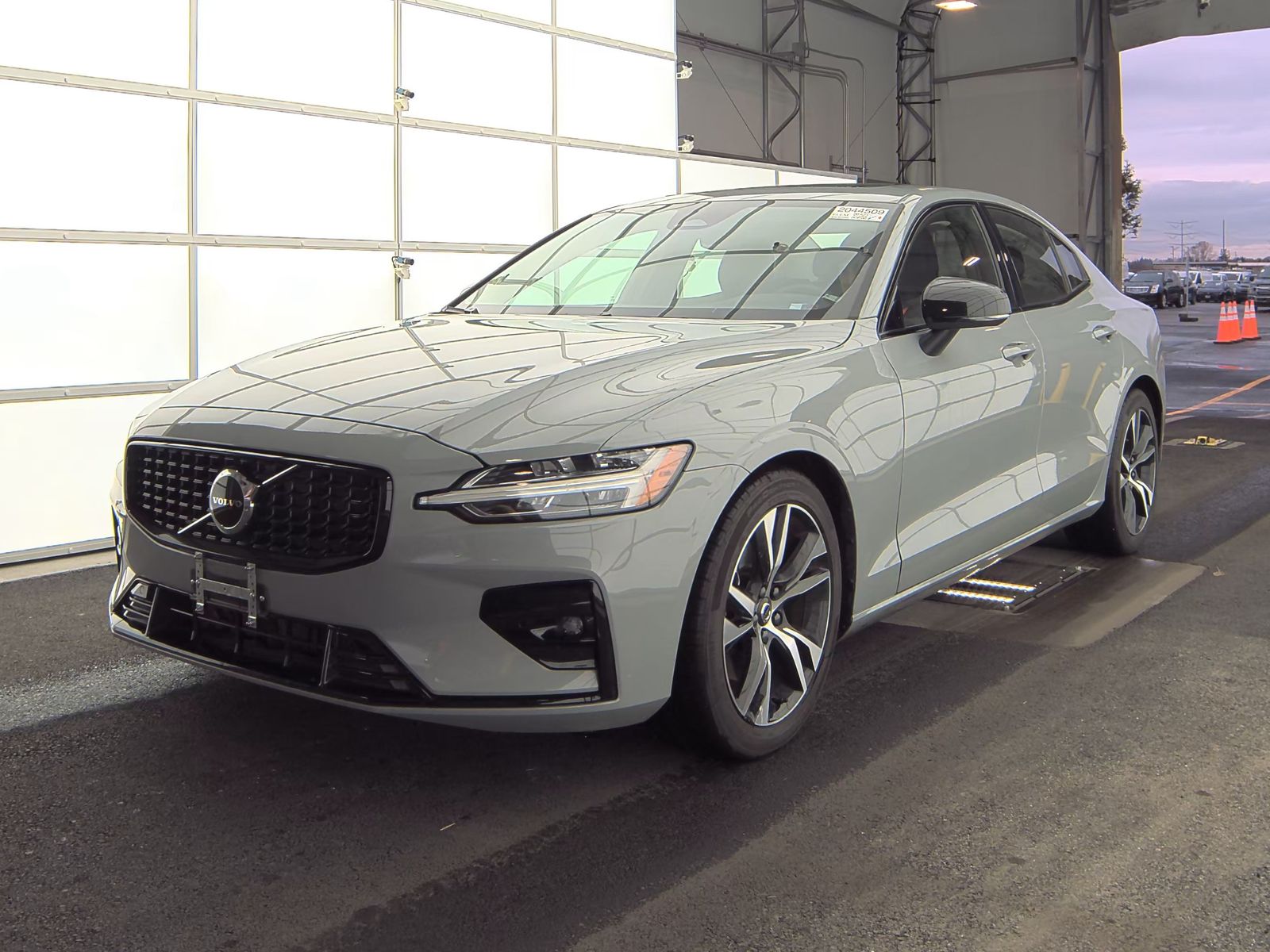 2024 Volvo S60 B5 Core Dark