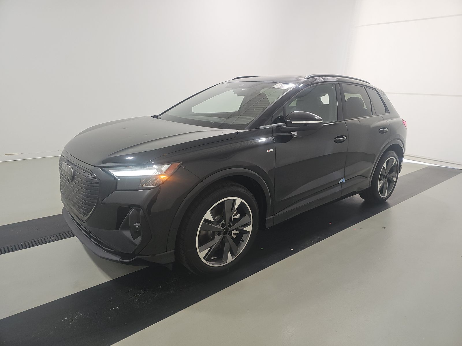 2024 Audi Q4 e-tron Premium Plus 55