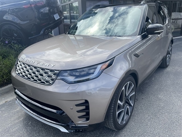 2024 Land Rover Discovery Metropolitan Edition