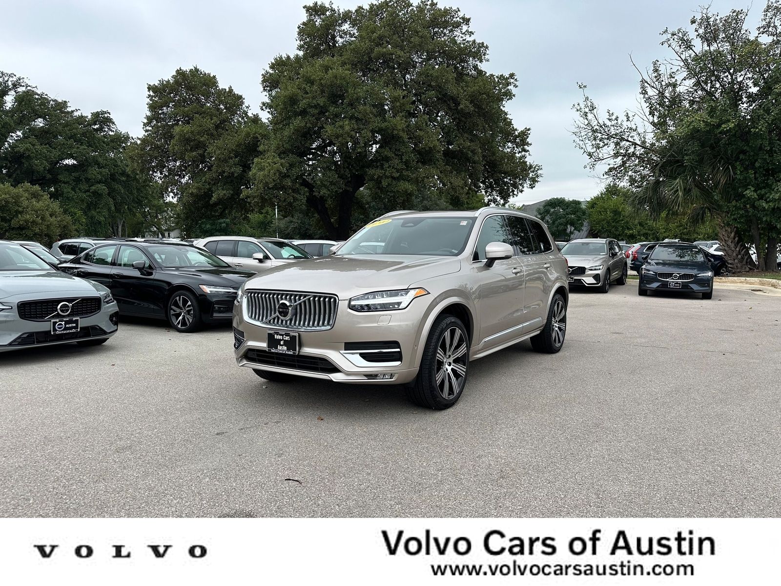 2024 Volvo XC90 B6 Plus Bright Theme 7-Passenger