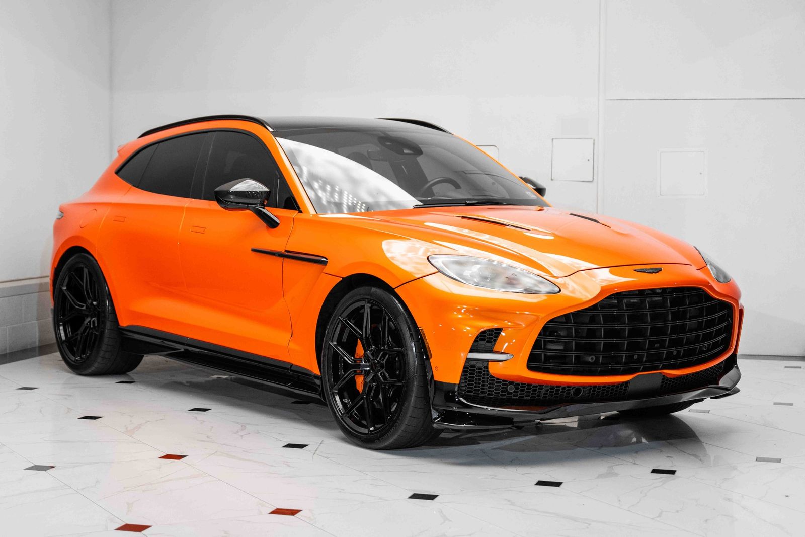 2023 Aston Martin DBX707