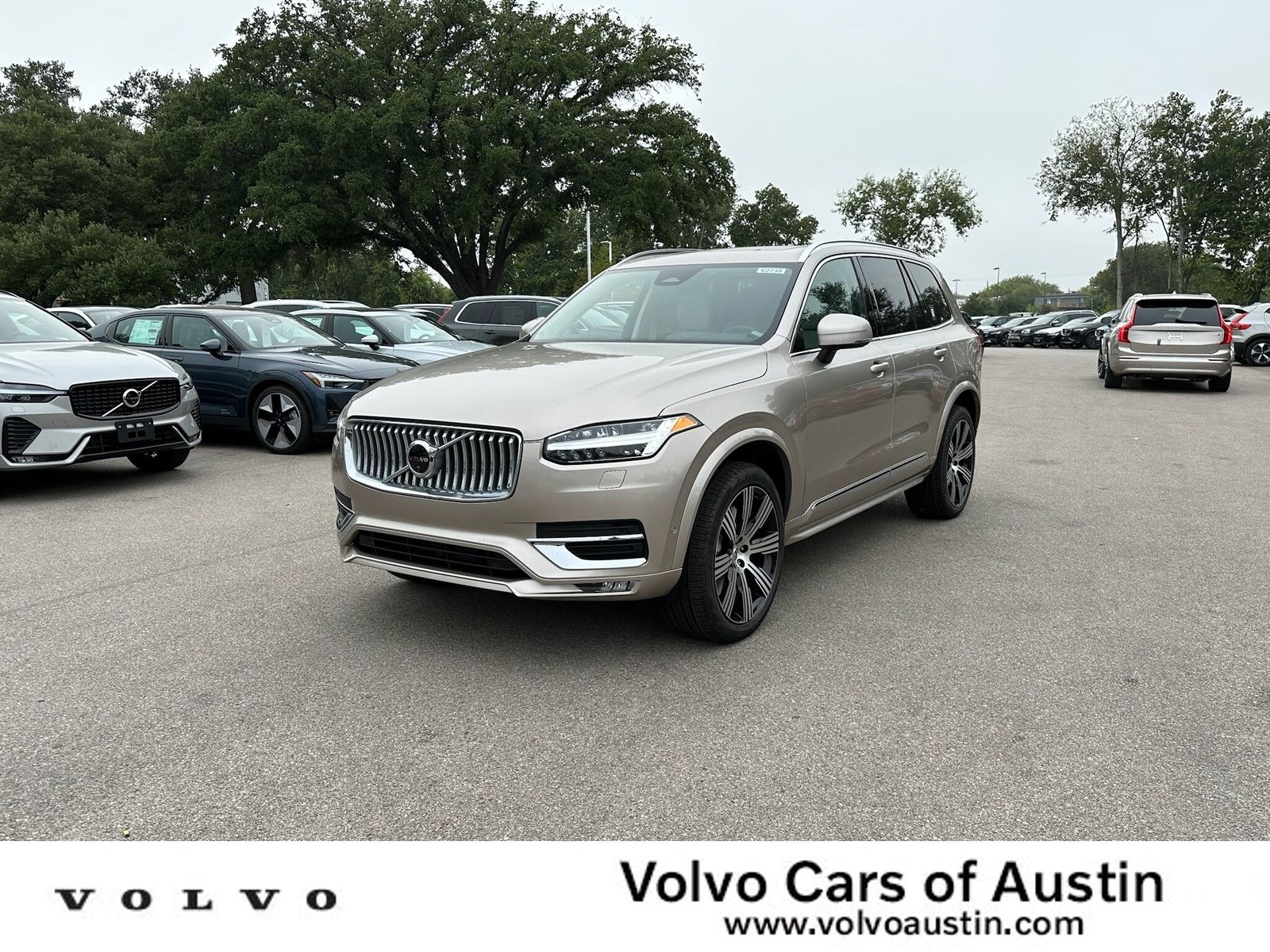 2024 Volvo XC90 B6 Plus Bright Theme 7-Passenger