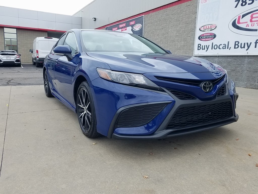2024 Toyota Camry SE
