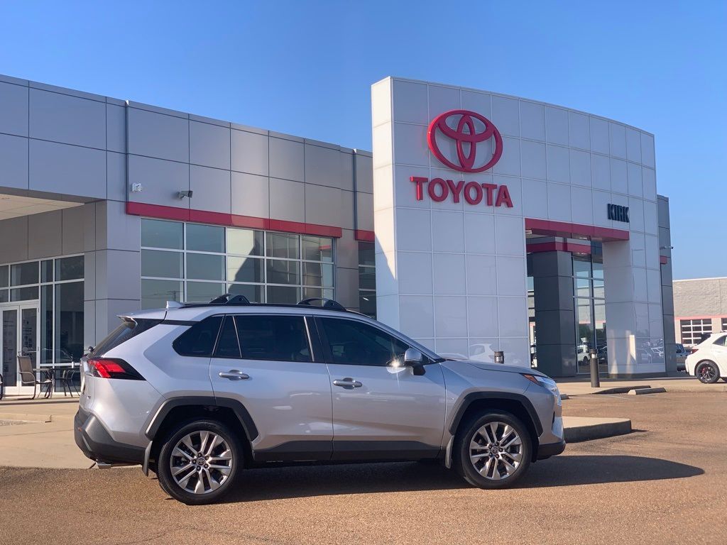 2024 Toyota RAV4 XLE Premium