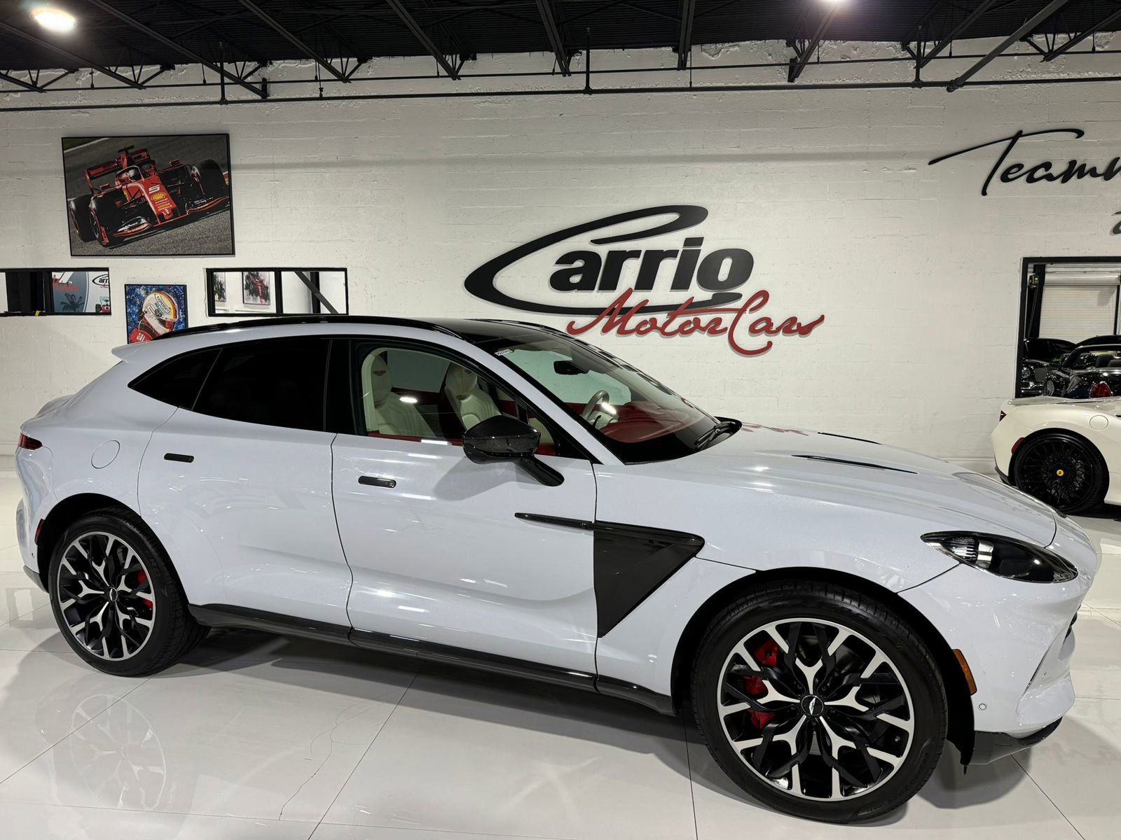 2021 Aston Martin DBX