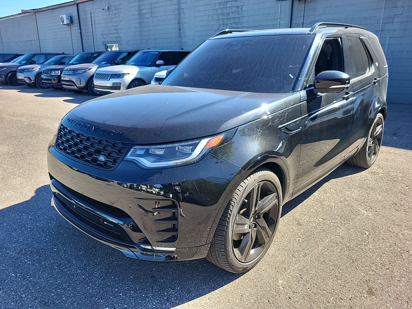 2023 Land Rover Discovery R-Dynamic S
