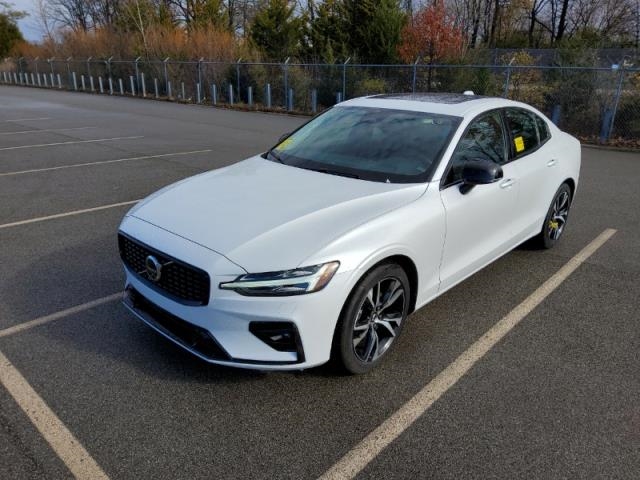 2024 Volvo S60 B5 Core Dark