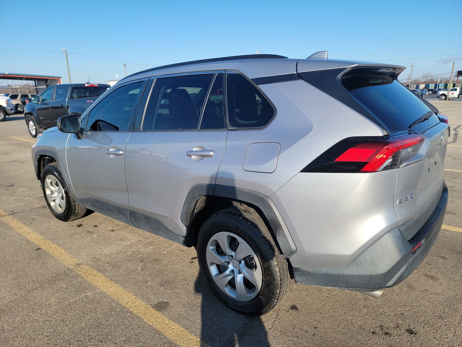 2020 Toyota RAV4 LE FWD