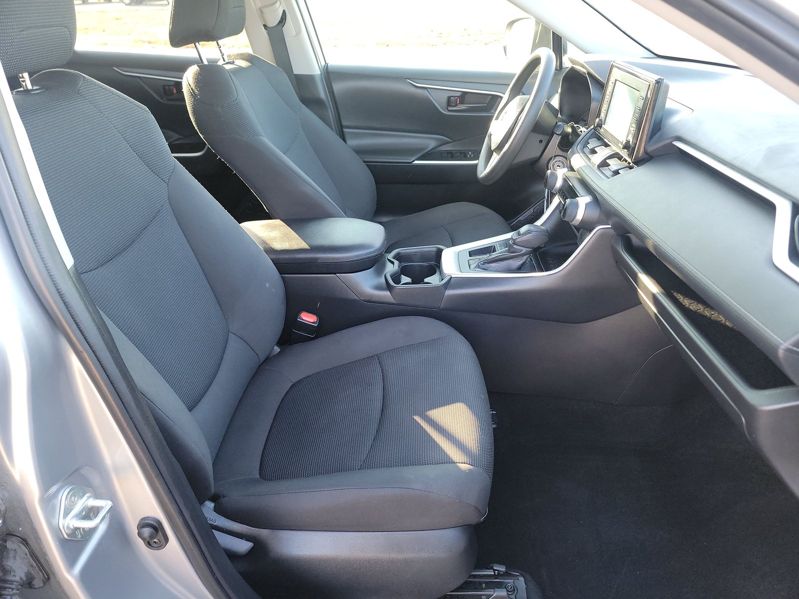 2020 Toyota RAV4 LE FWD