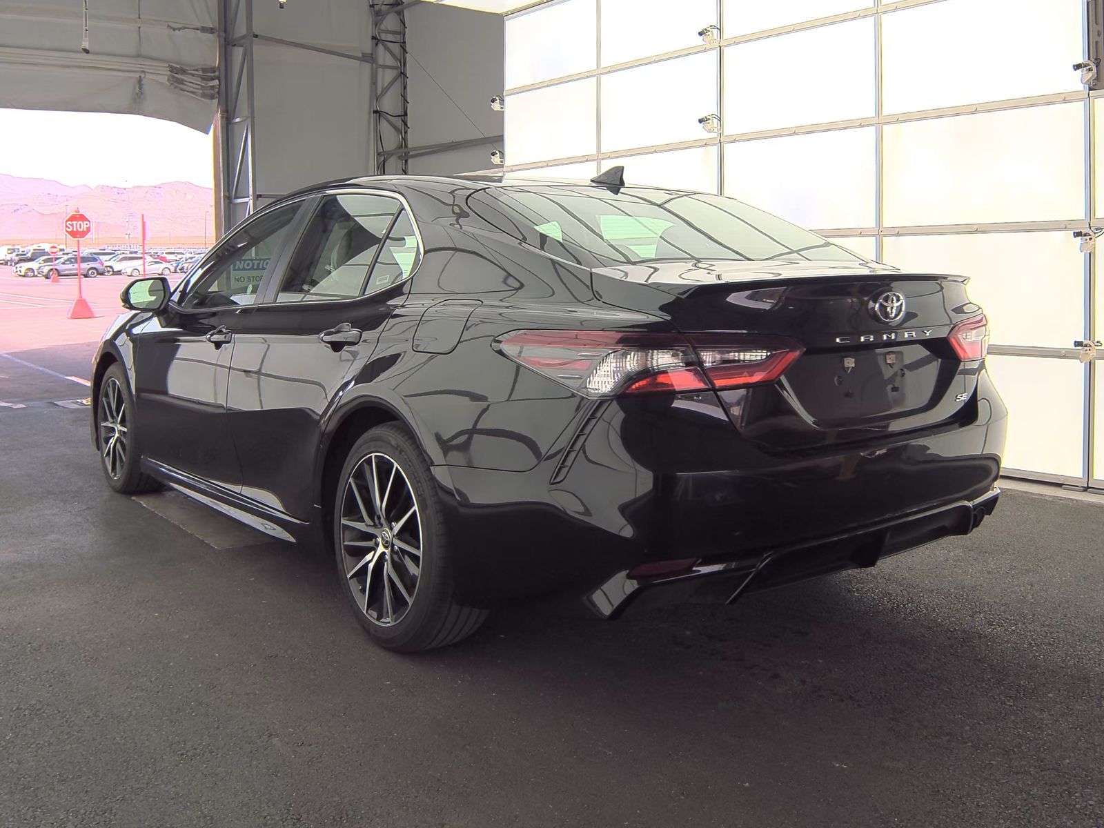 2022 Toyota Camry SE FWD