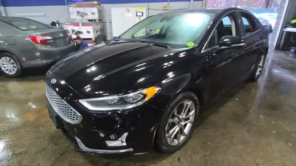 2020 Ford Fusion Hybrid Titanium FWD