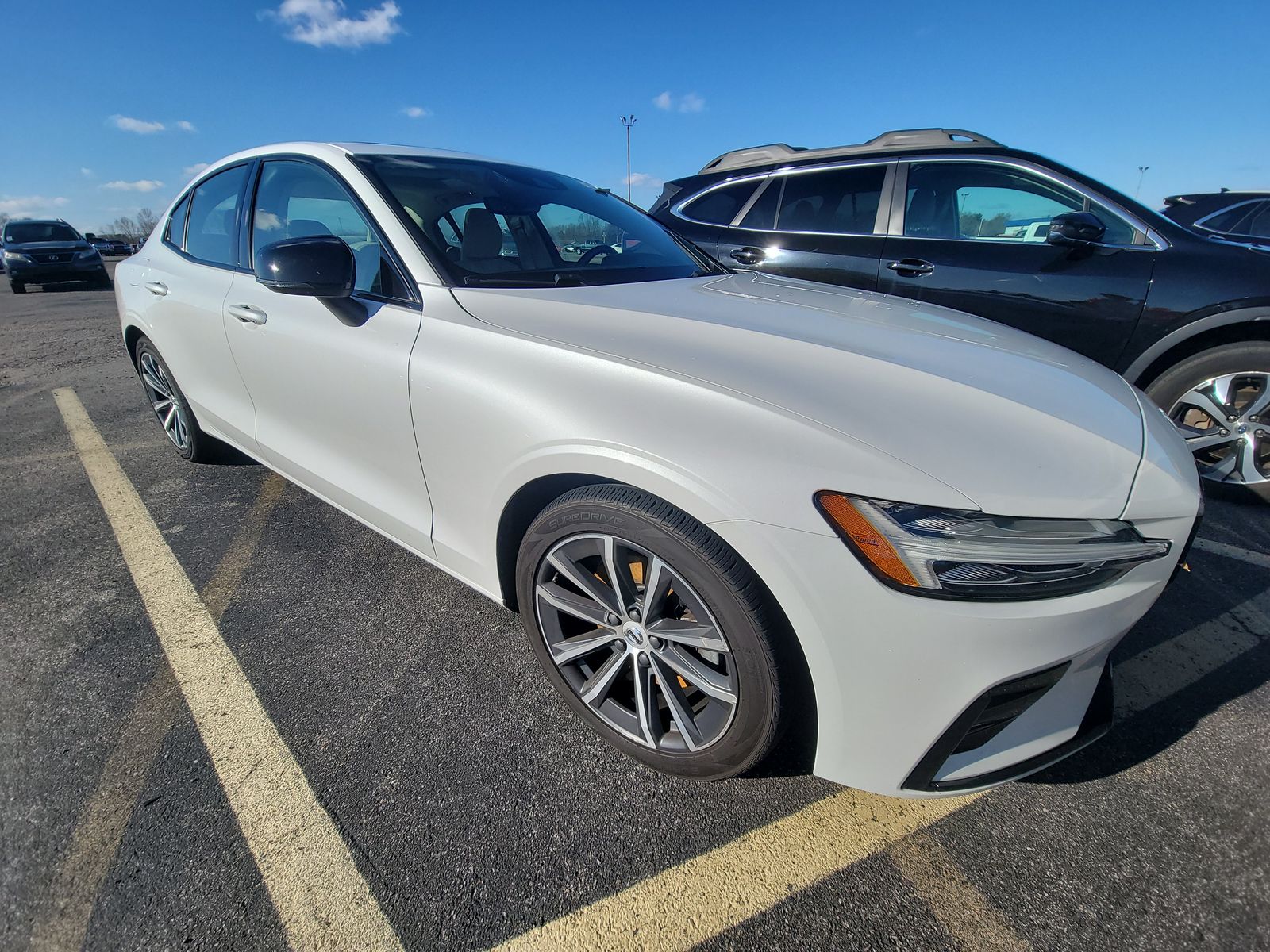 2022 Volvo S60 B5 Momentum AWD