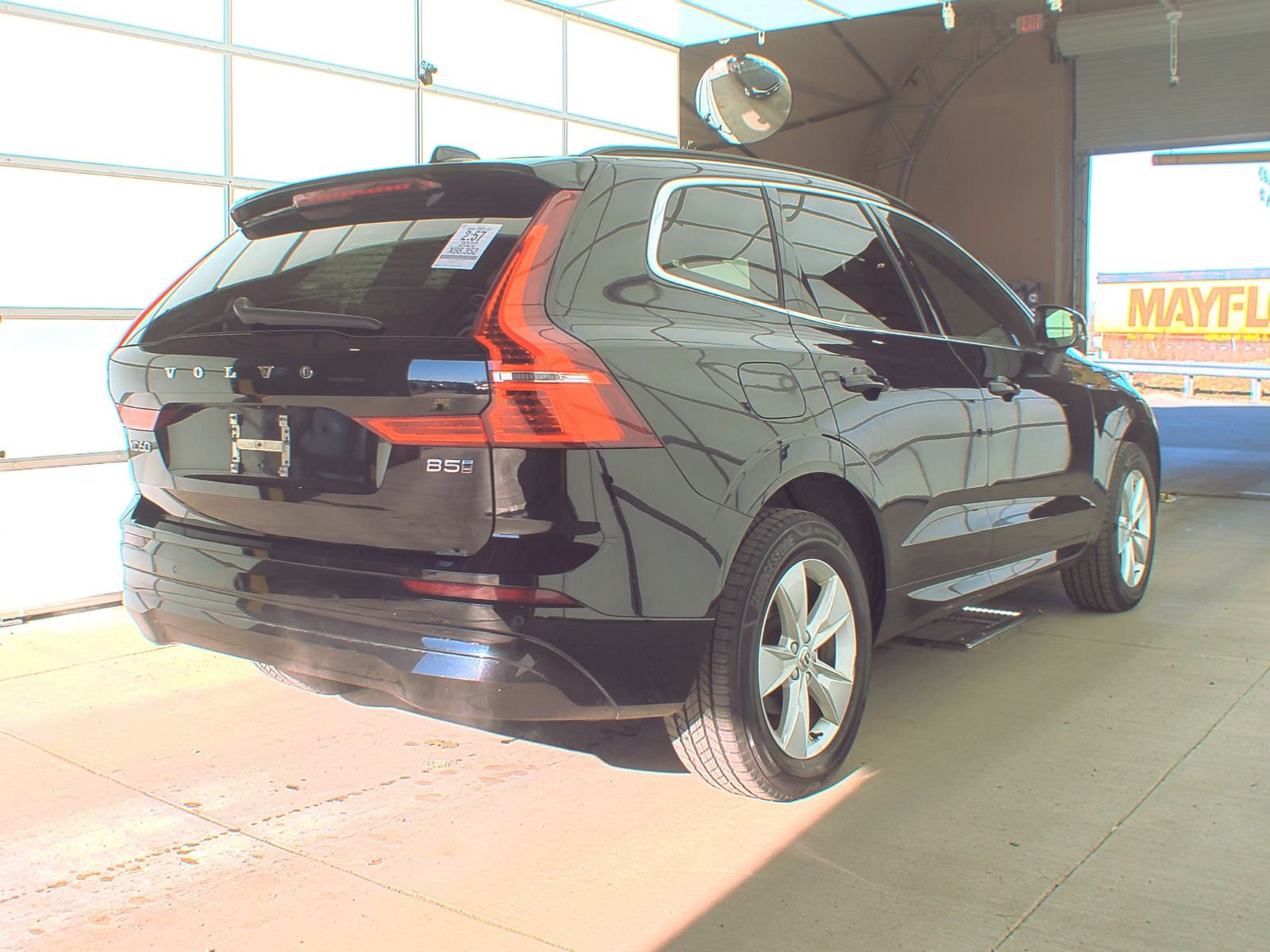 2022 Volvo XC60 B5 Momentum AWD