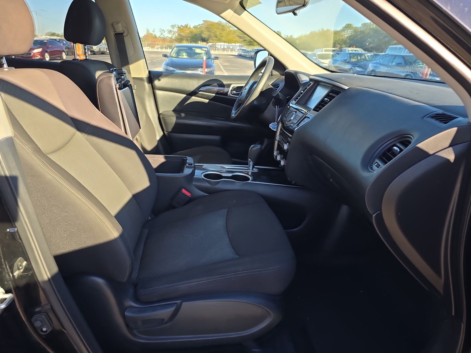 2020 Nissan Pathfinder S FWD