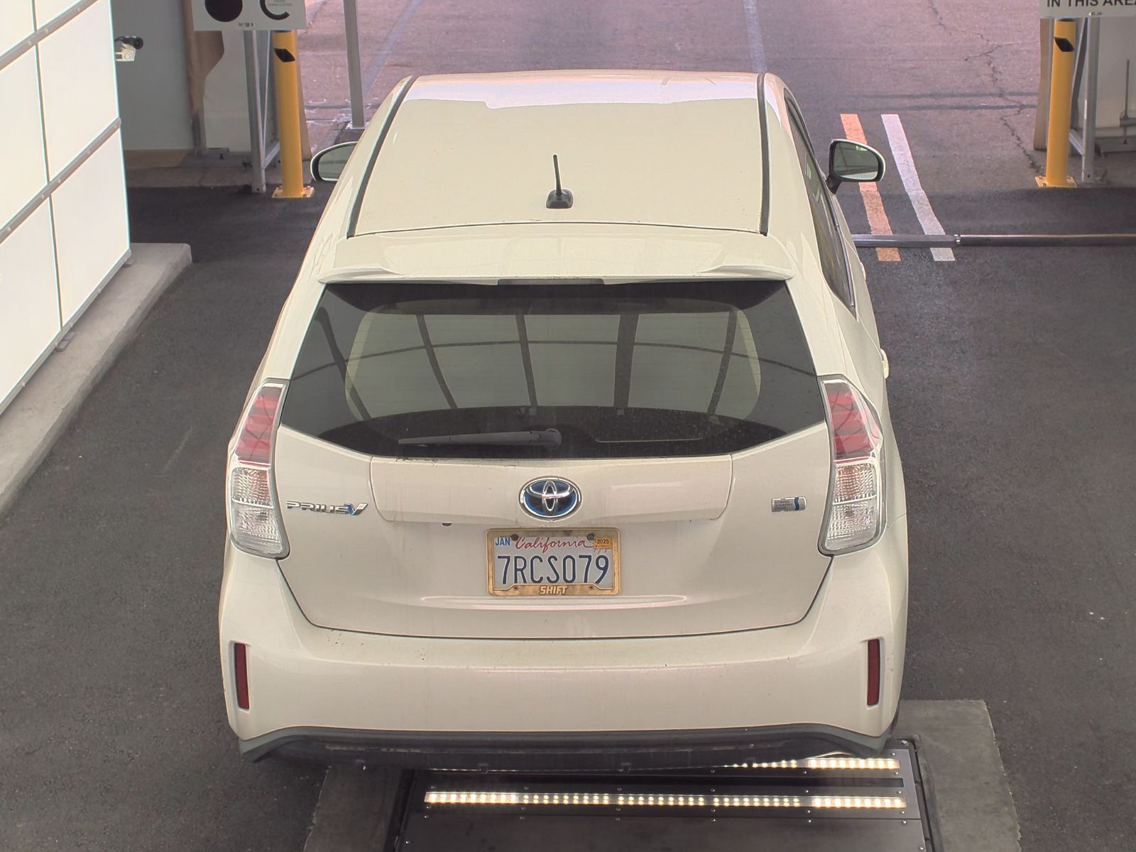 2016 Toyota Prius v Four FWD