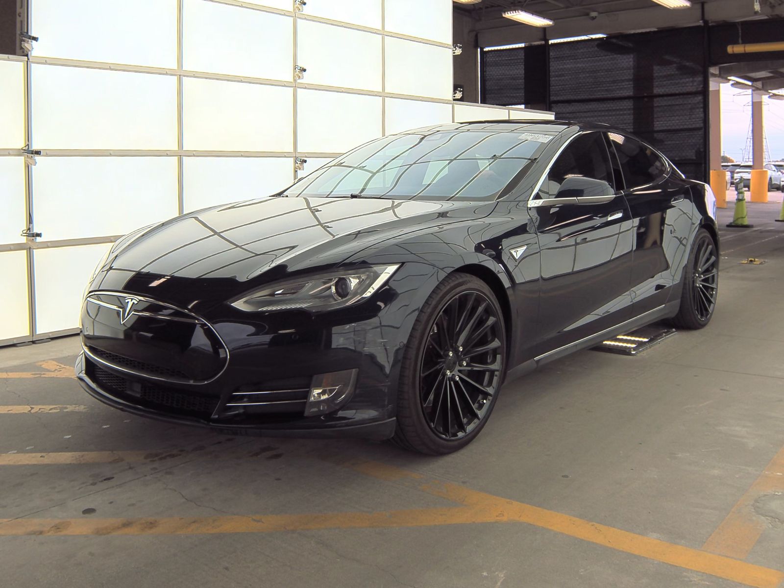 2015 Tesla Model S 85D AWD