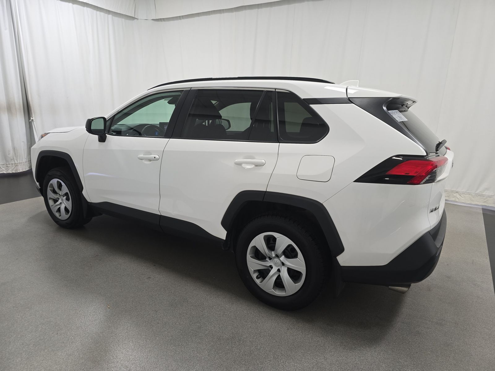 2021 Toyota RAV4 LE FWD