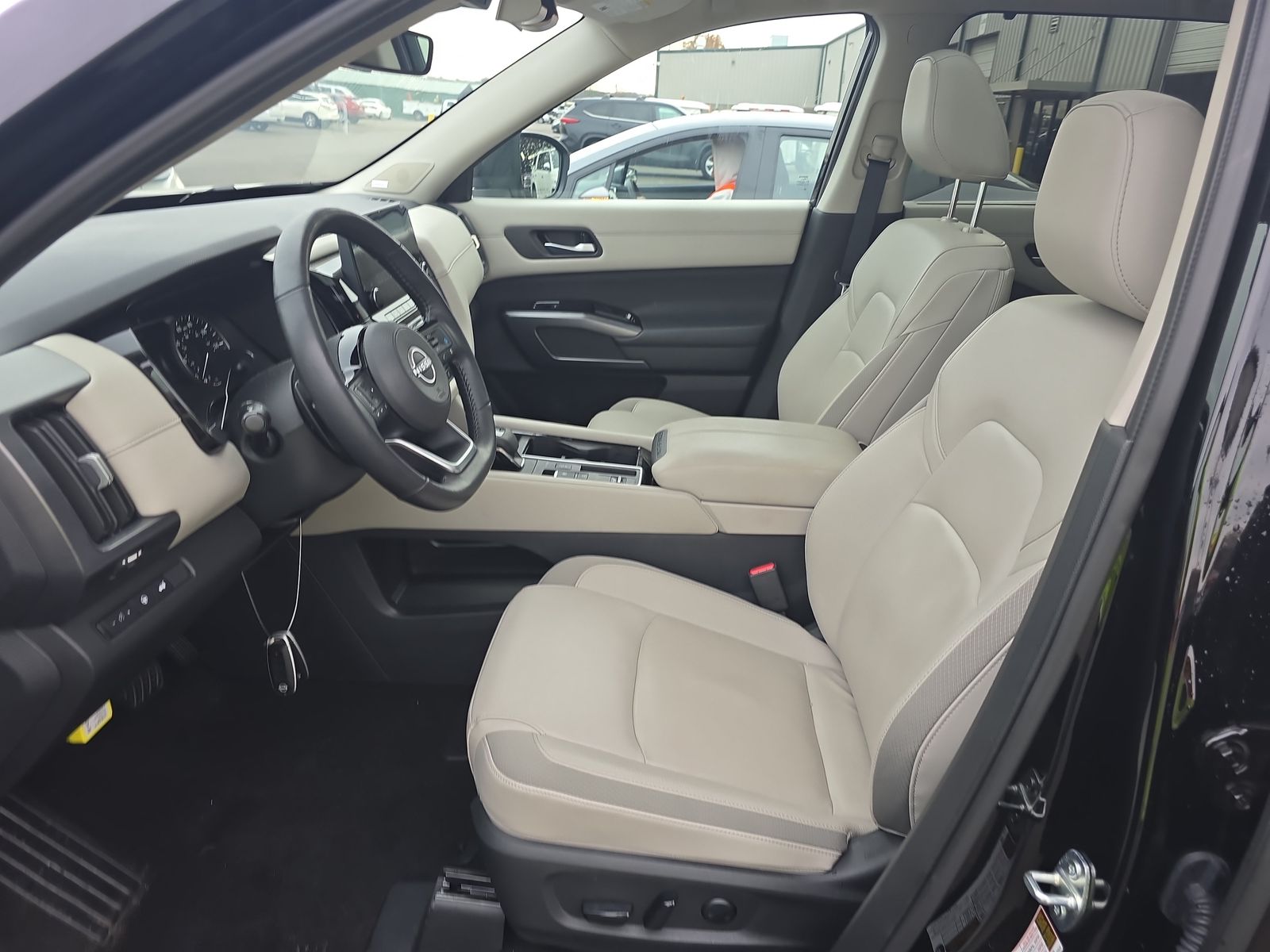2024 Nissan Pathfinder SL FWD