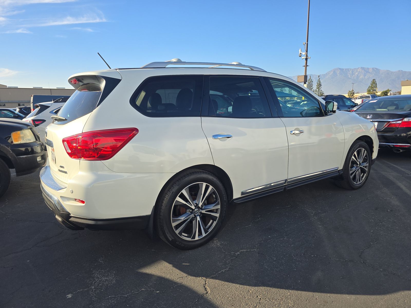 2017 Nissan Pathfinder Platinum AWD