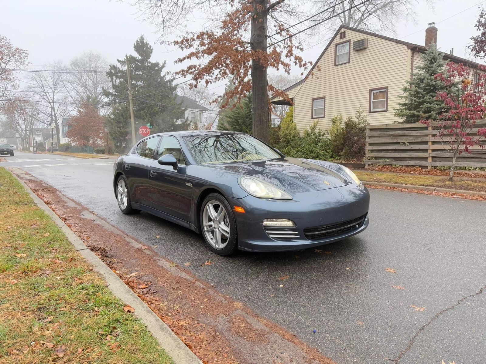 2011 Porsche Panamera 4 AWD