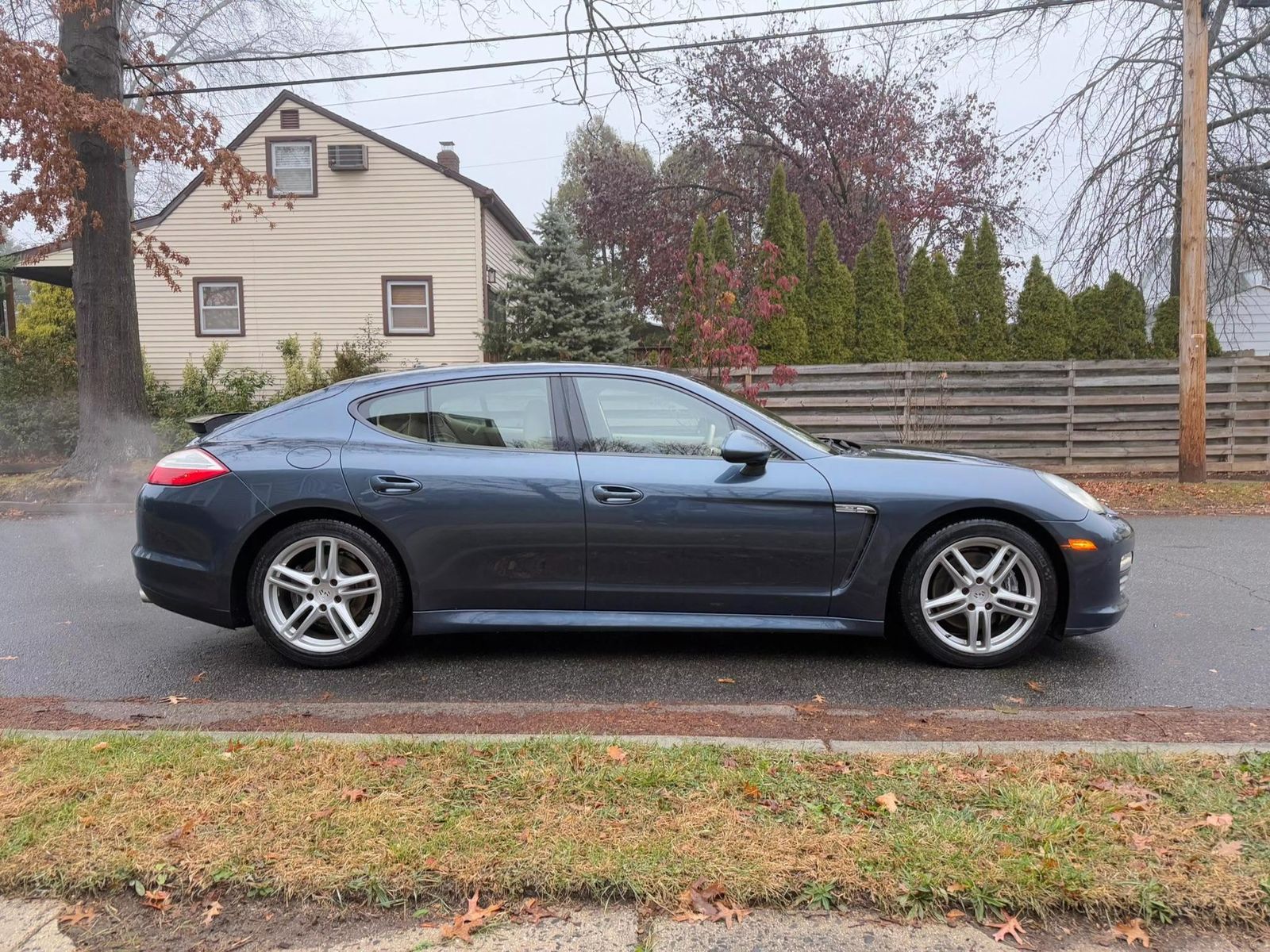 2011 Porsche Panamera 4 AWD