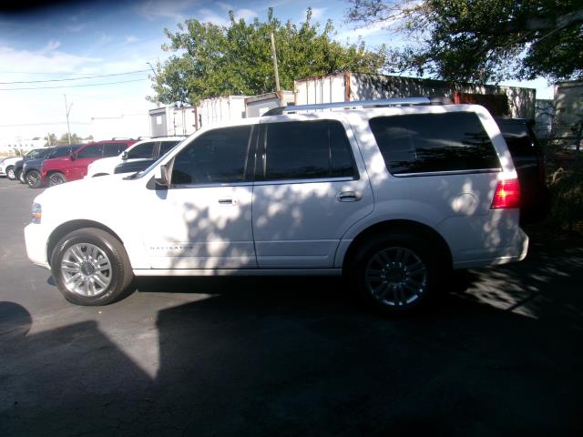 2013 Lincoln Navigator Base RWD