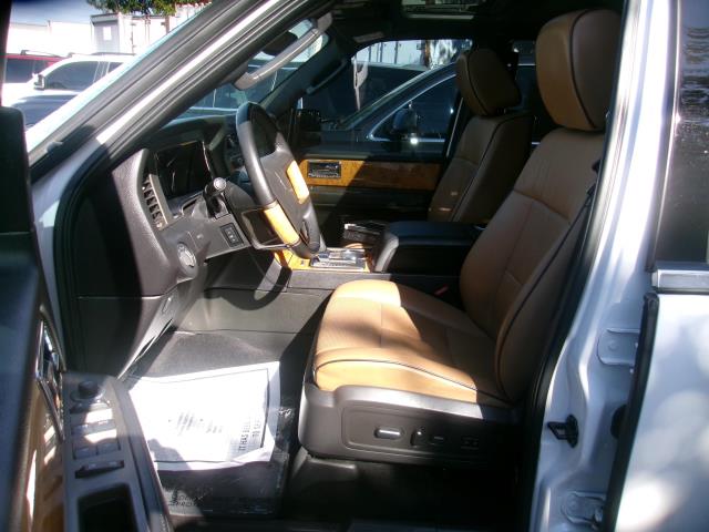 2013 Lincoln Navigator Base RWD