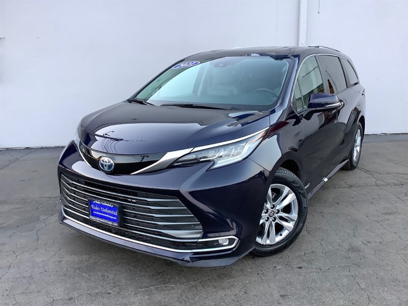 2021 Toyota Sienna Limited FWD