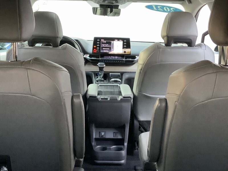 2021 Toyota Sienna Limited FWD