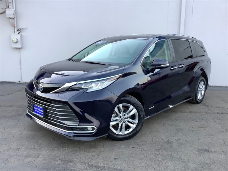 2021 Toyota Sienna Limited FWD