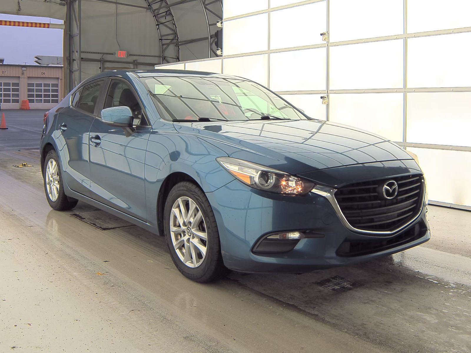 2017 MAZDA MAZDA3 Sport FWD