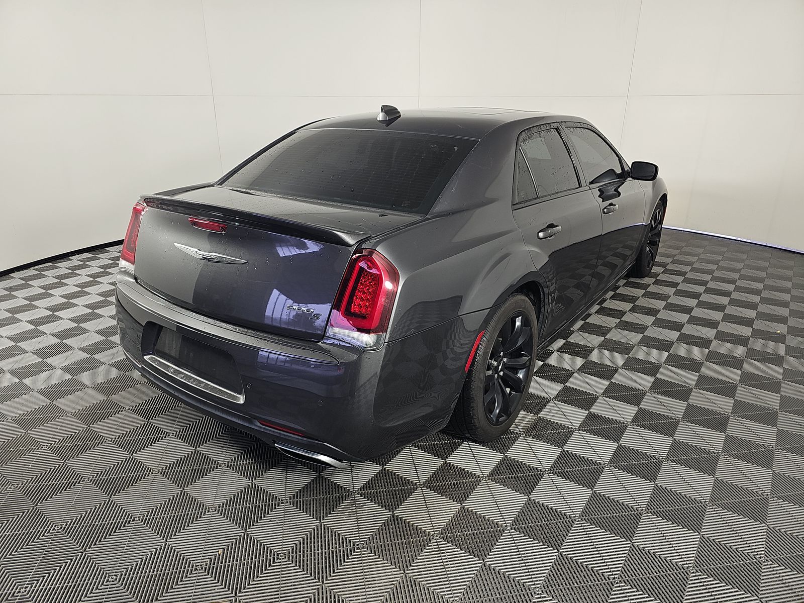 2018 Chrysler 300 S RWD