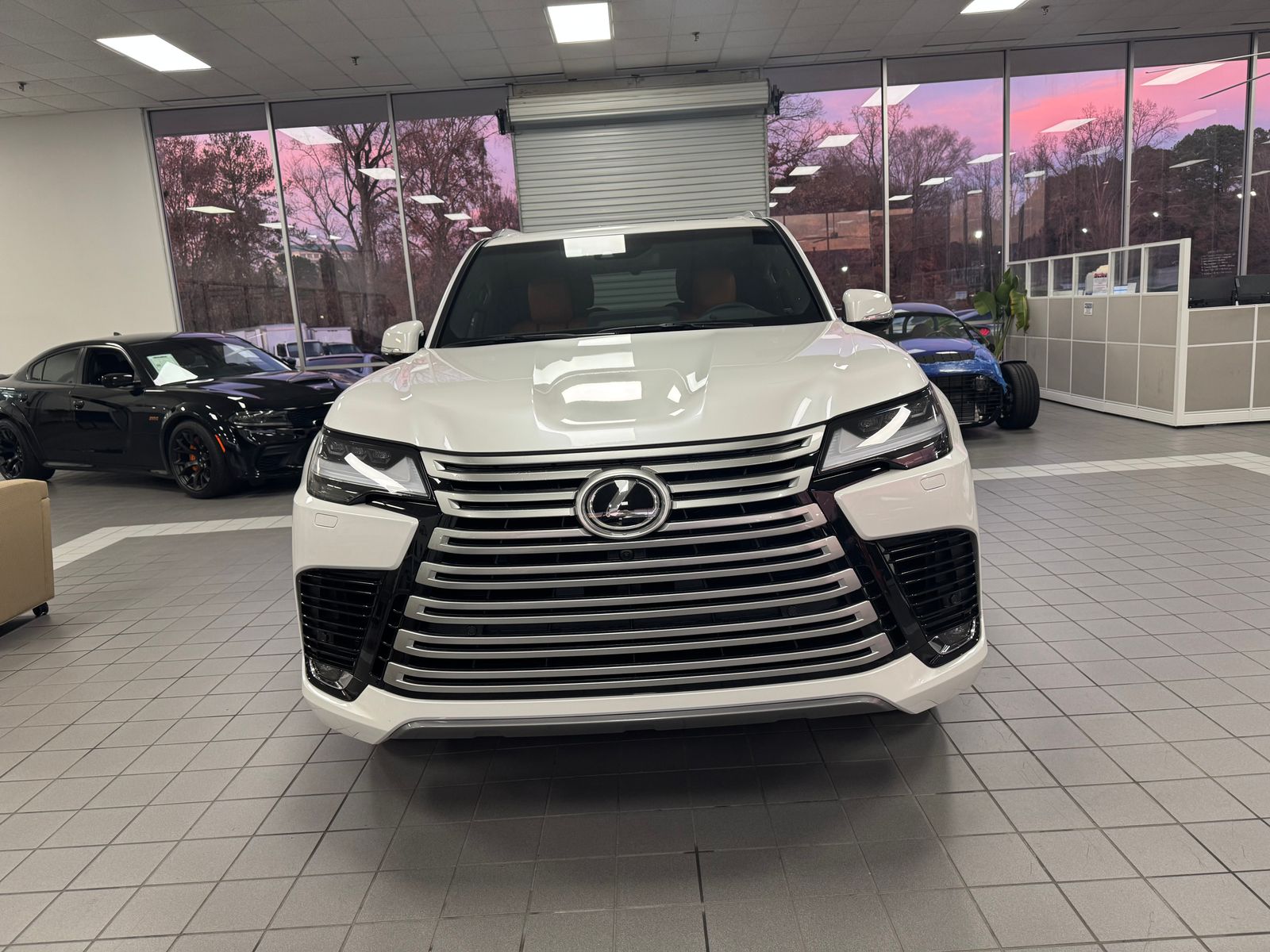 Lexus LX 600 Ultra Luxury снимка Lexus LX 600 Ultra Luxury