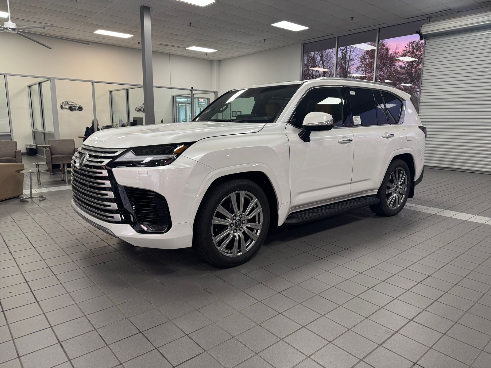 Lexus LX 600 Ultra Luxury снимка Lexus LX 600 Ultra Luxury