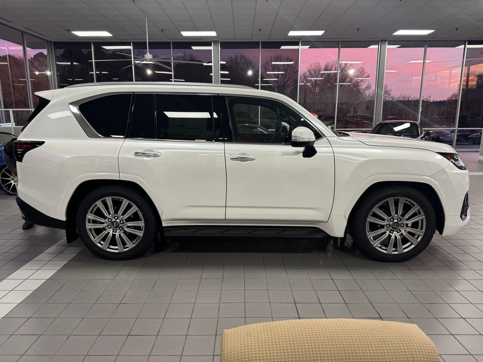 Lexus LX 600 Ultra Luxury снимка Lexus LX 600 Ultra Luxury