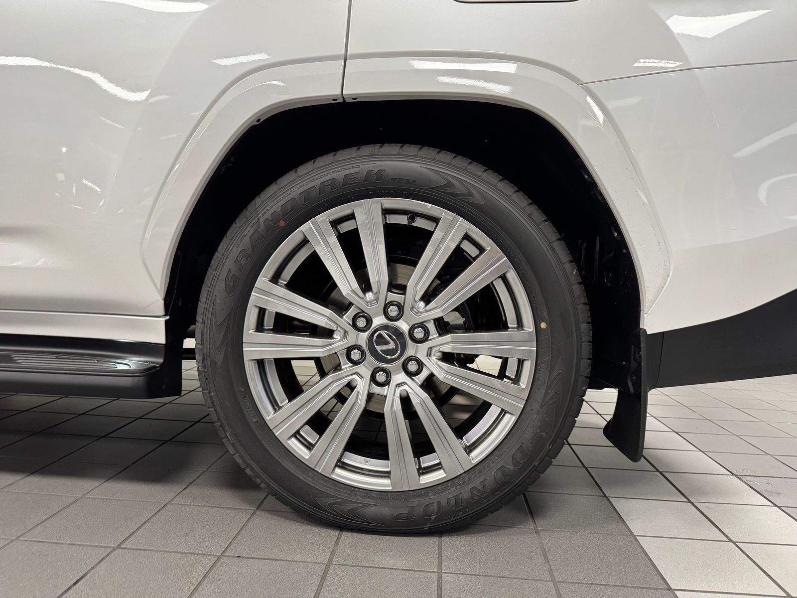 Lexus LX 600 Ultra Luxury снимка Lexus LX 600 Ultra Luxury