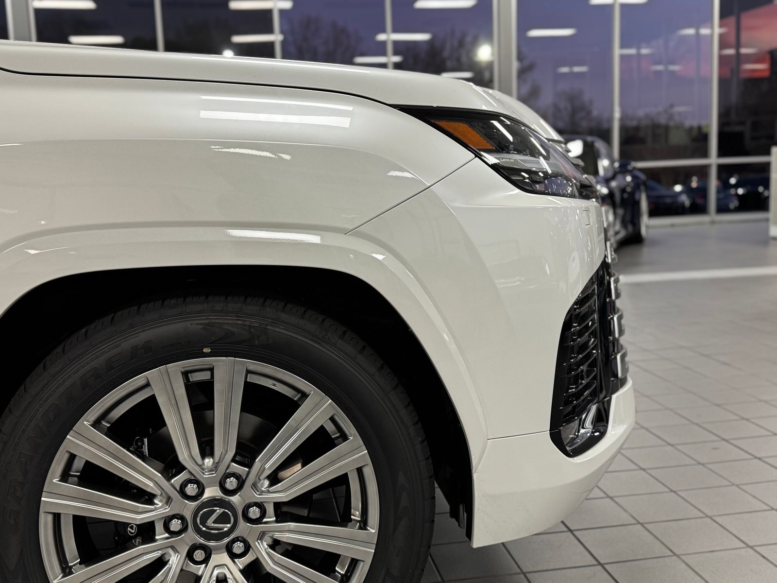 Lexus LX 600 Ultra Luxury снимка Lexus LX 600 Ultra Luxury