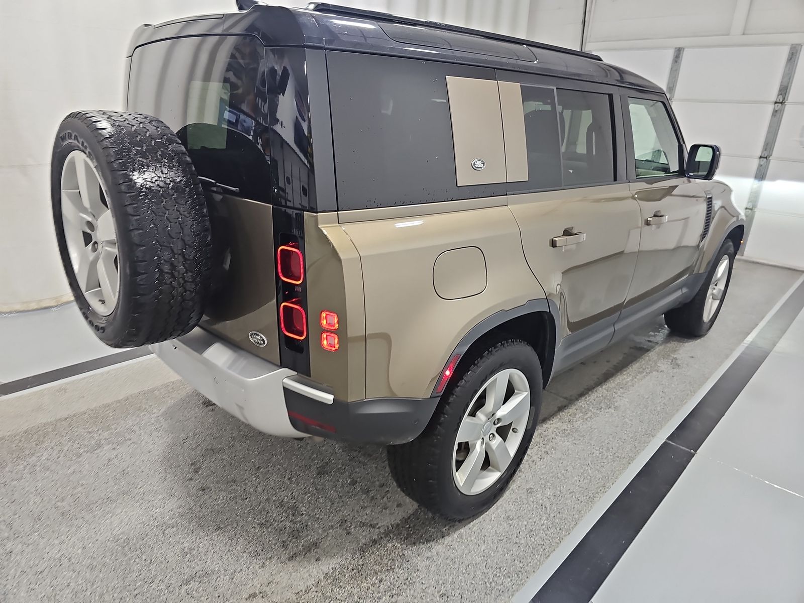 2020 Land Rover Defender 110 First Edition AWD