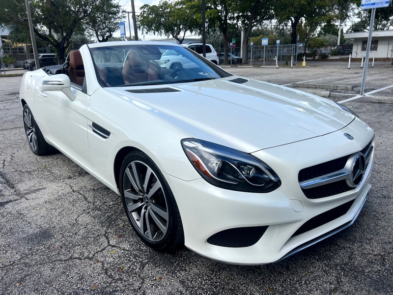 2020 Mercedes-Benz SLC 300