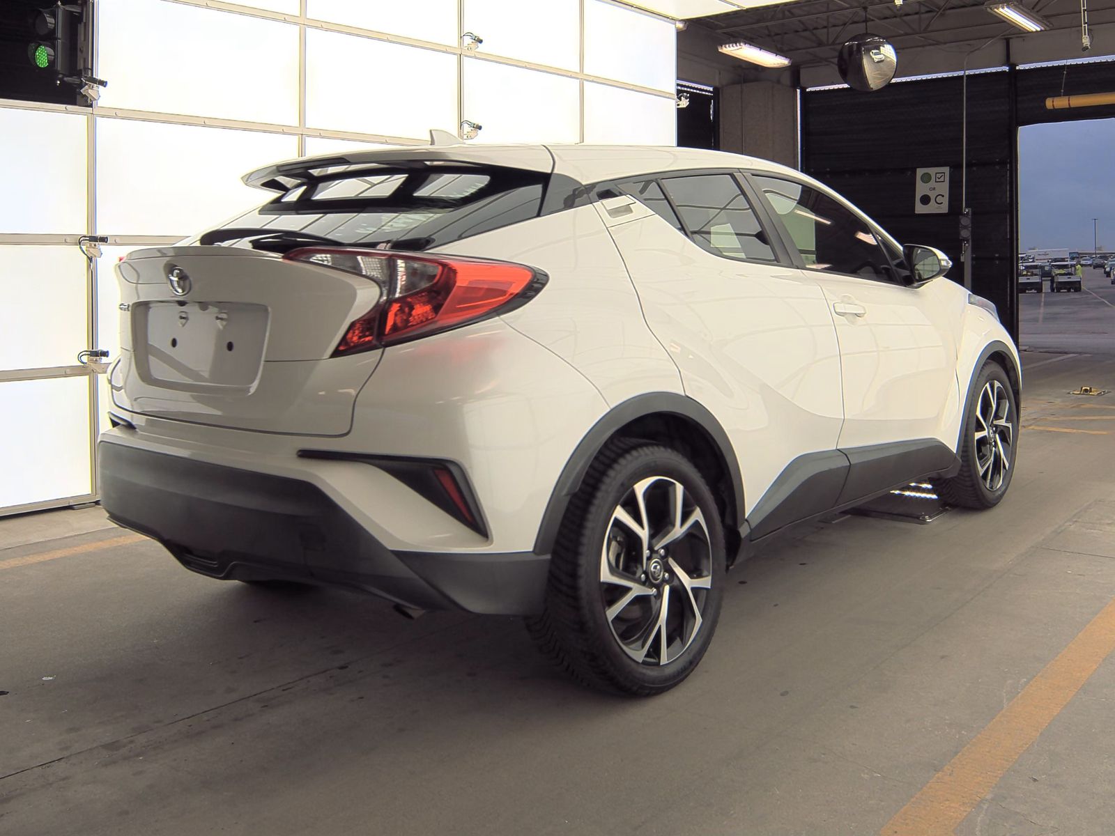 2018 Toyota C-HR XLE FWD