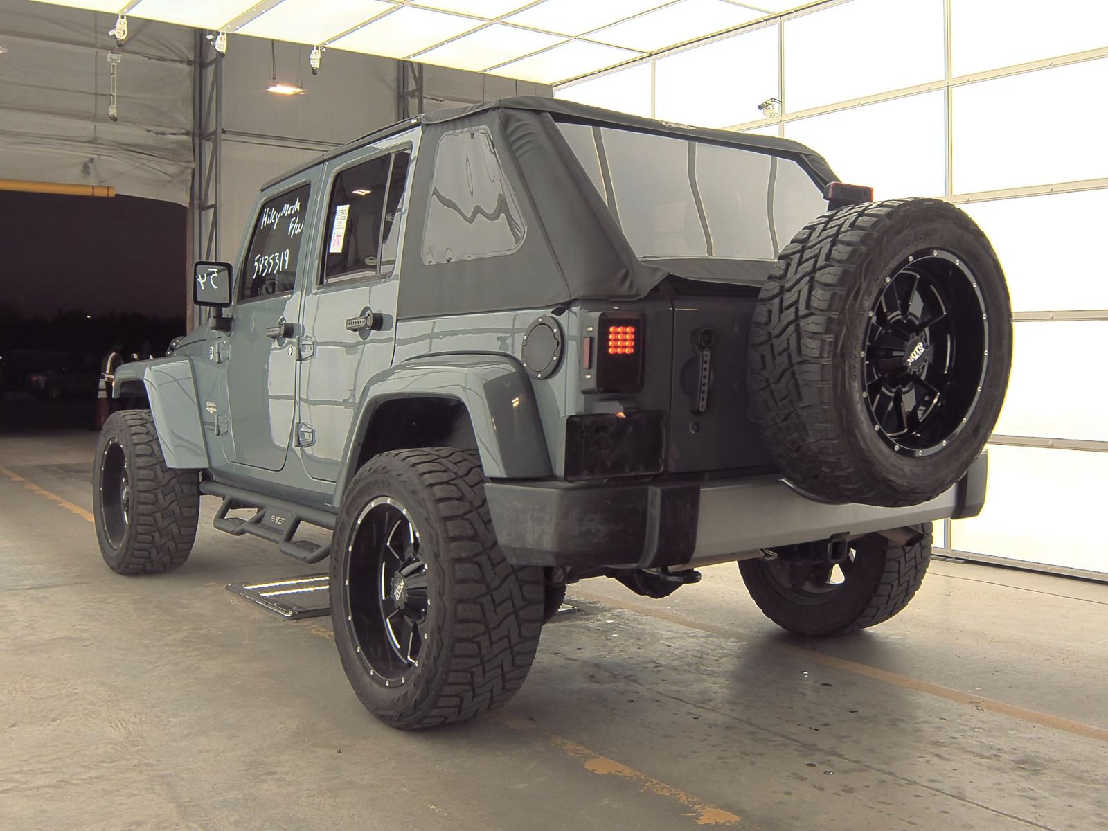 2014 Jeep Wrangler Unlimited Sahara AWD