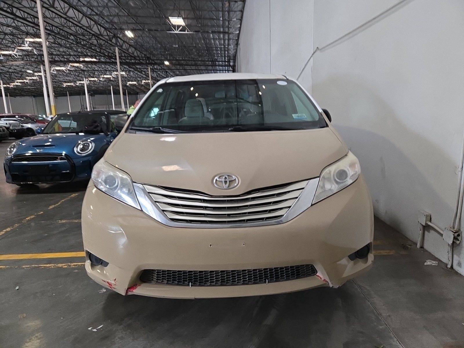 2016 Toyota Sienna LE FWD