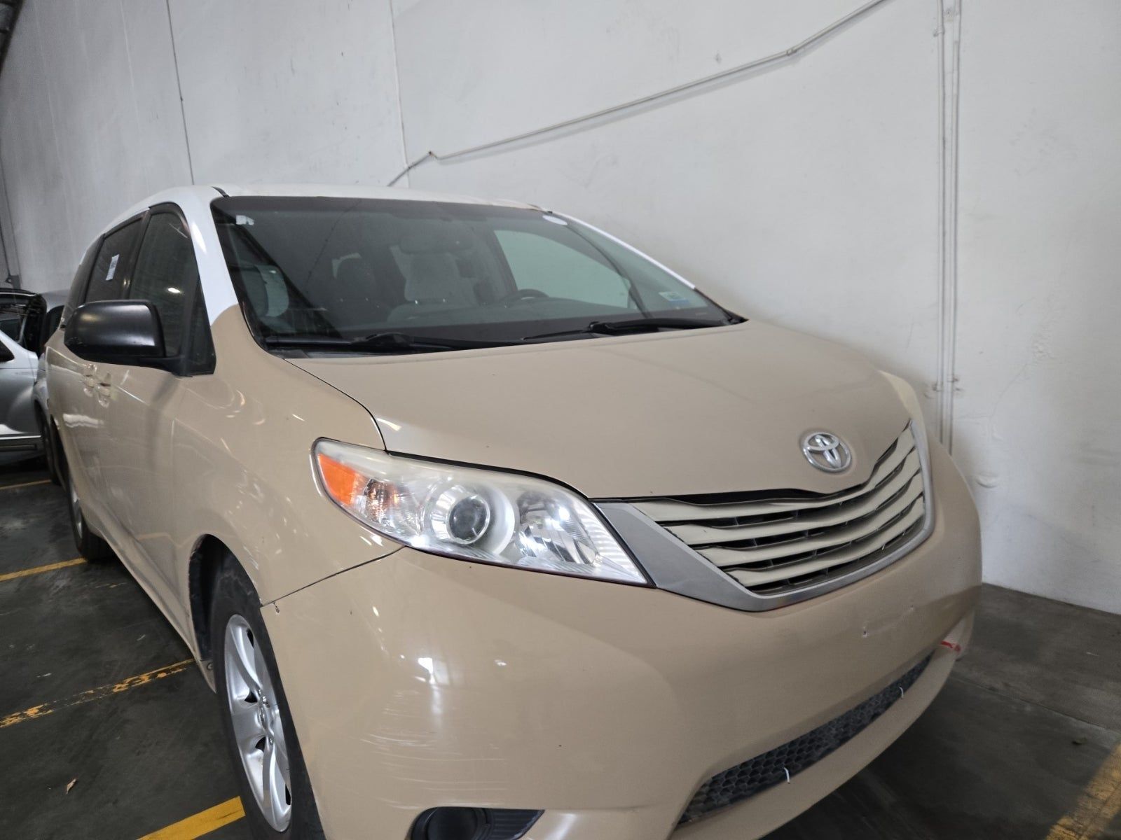 2016 Toyota Sienna LE FWD