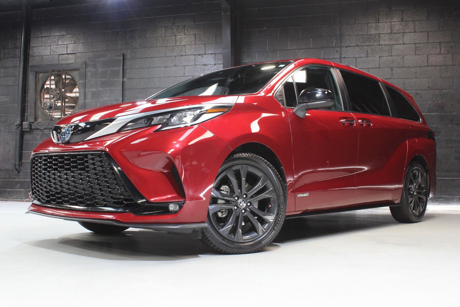 2021 Toyota Sienna XSE FWD