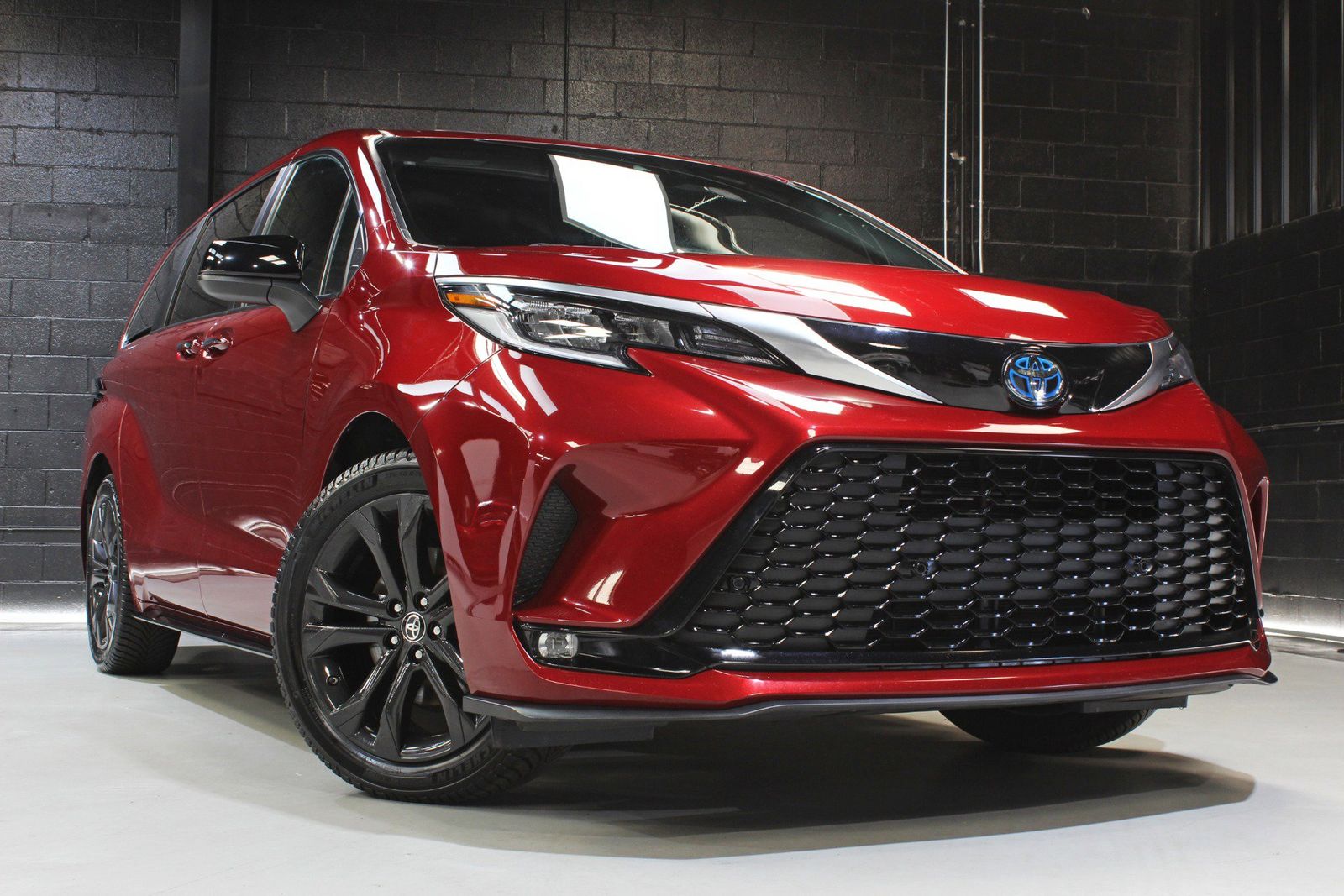 2021 Toyota Sienna XSE FWD