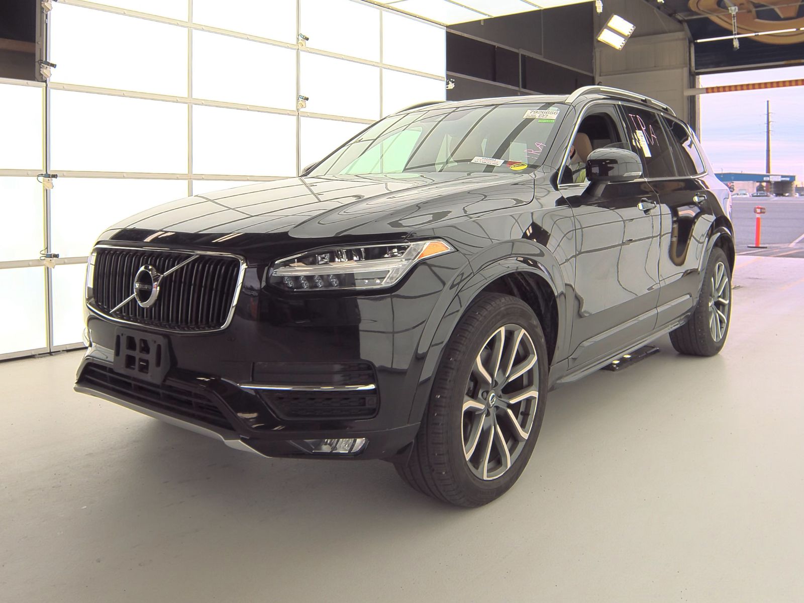 2019 Volvo XC90 T6 Momentum AWD