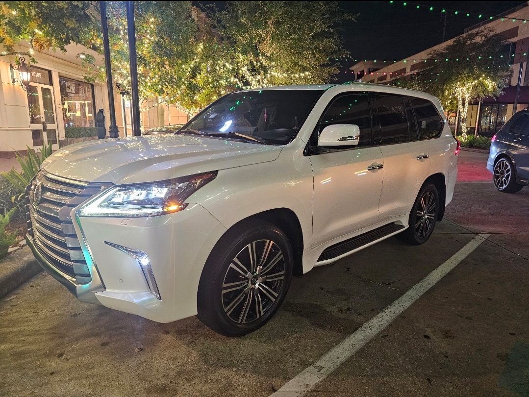 2021 Lexus LX 570 Three-Row