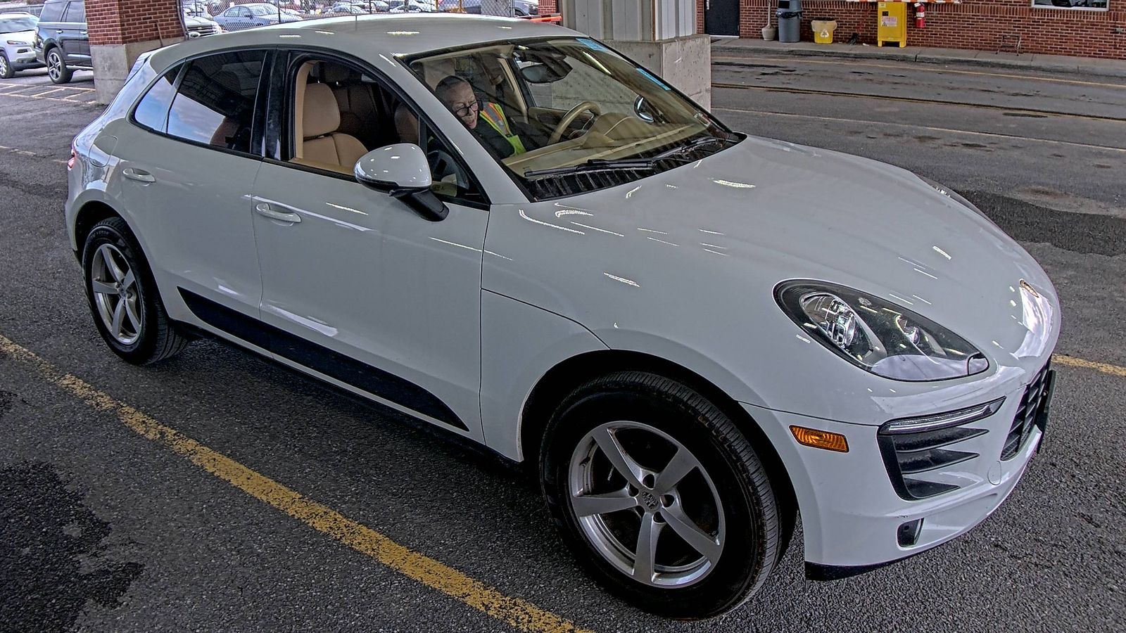 2017 Porsche Macan Base AWD