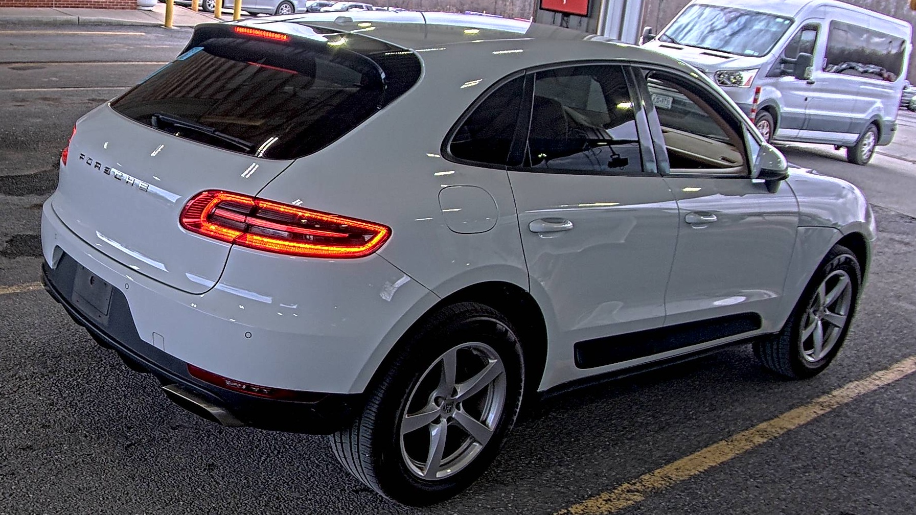 2017 Porsche Macan Base AWD